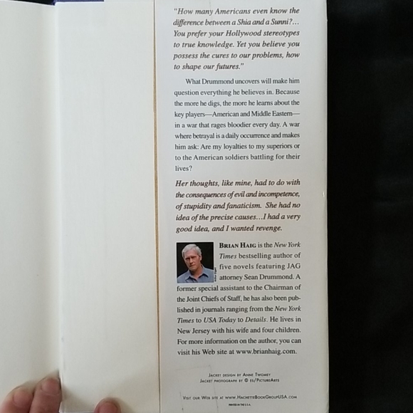 📚BRIAN HAIG HARDCOVER BOOK - Picture 4 of 4